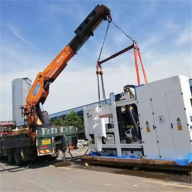 青山湖附近小吊车联系方式|8-16吨|本地及时服务