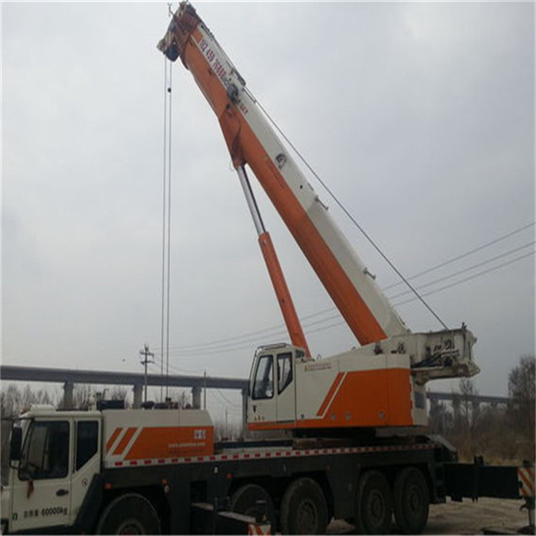 青山湖12吨吊车能吊多少米高